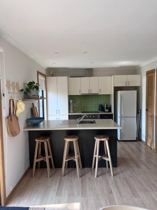 Waves & Whispers Family Retreat Holiday home Cowes