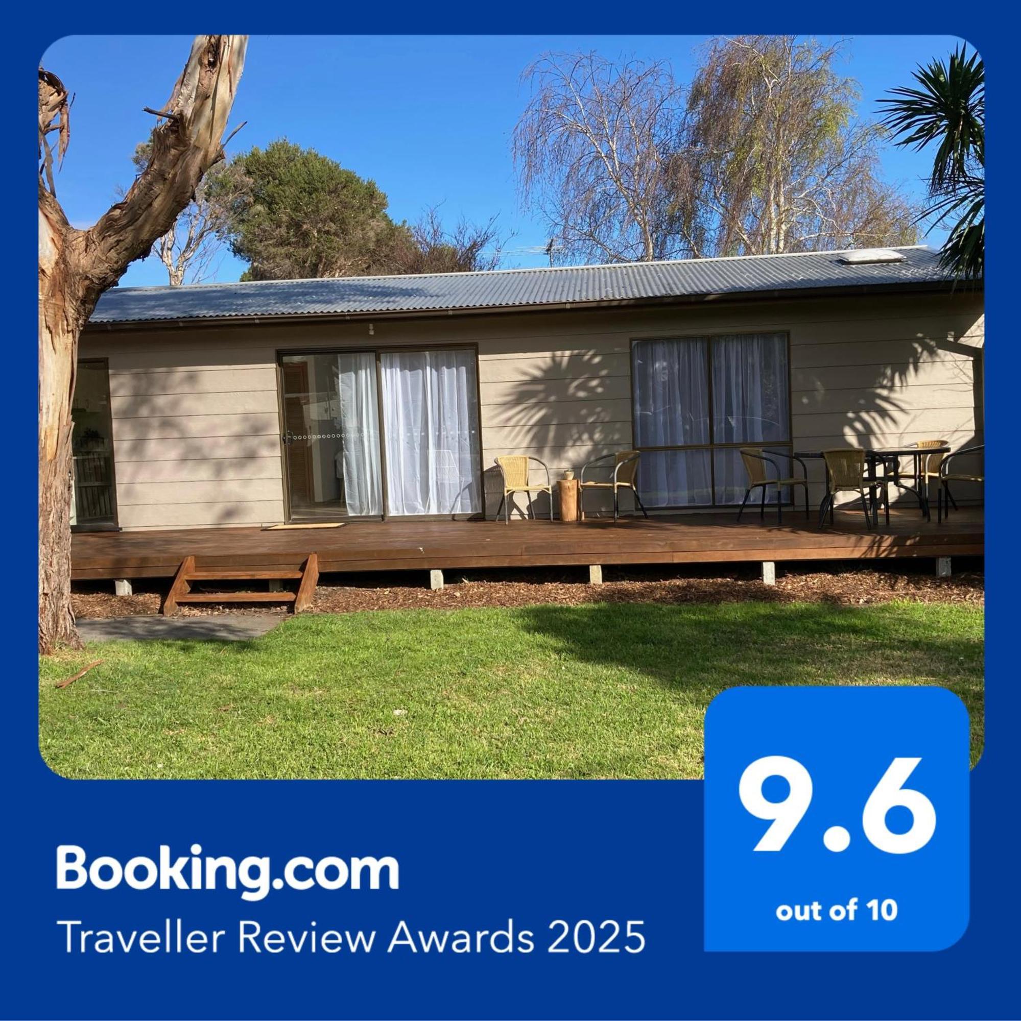 Waves & Whispers Family Retreat Holiday home *